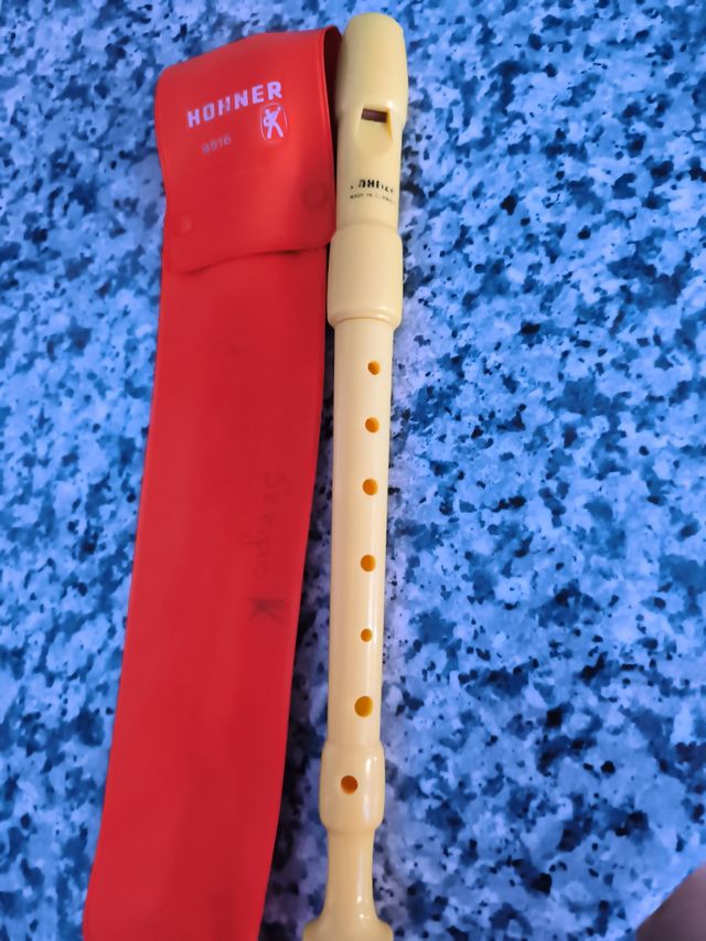 Flauta Hohner 9516 con funda naranja