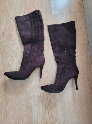 Botas altas de ante marrones