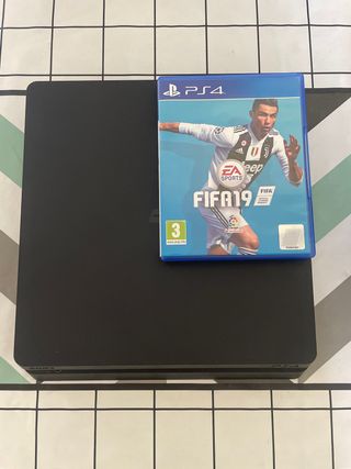 PS4 Slim Negra + FIFA 19