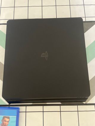 PS4 Slim Negra + FIFA 19