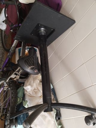 Mesa soporte TV con ruedas