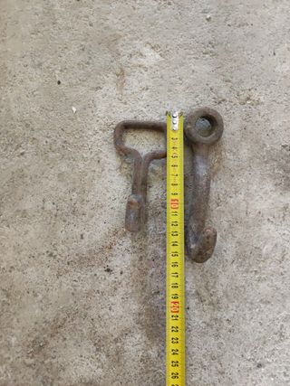 Ganchos antiguos de forja