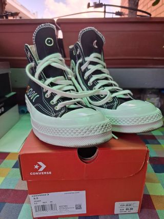 Converse All Star nere con lune