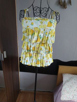 Top de algodón con volantes y estampado floral