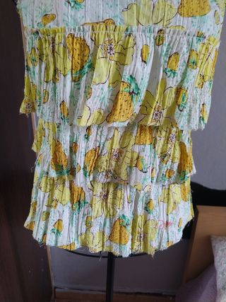 Top de algodón con volantes y estampado floral