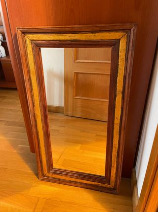 Specchio con cornice in legno e oro 80x46