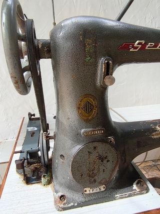 Máquina de coser Seiko antigua. Funciona.