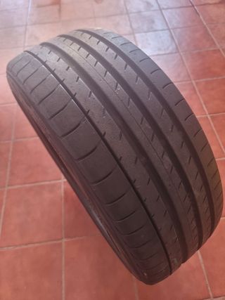 Neumáticos Yokohama Advan Sport 225/40/19 93Y