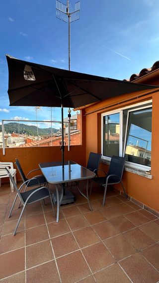Conjunto Mesa, Sillas y Sombrilla Terraza
