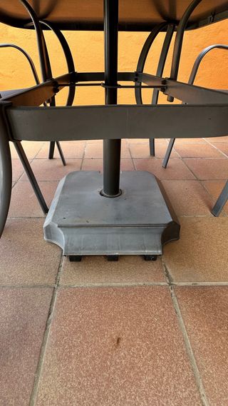 Conjunto Mesa, Sillas y Sombrilla Terraza