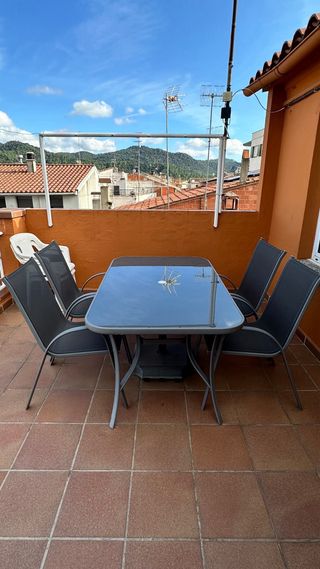 Conjunto Mesa, Sillas y Sombrilla Terraza