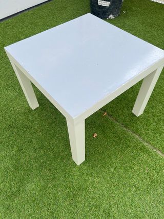 Dos Mesas auxiliar gris 15€ las dos son iguales
