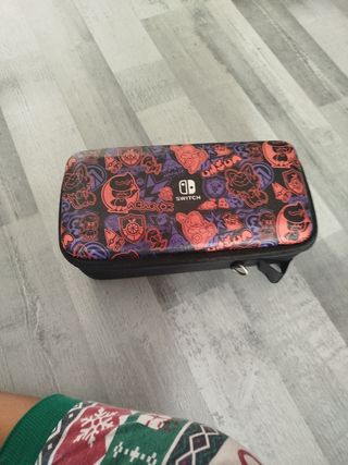 Nintendo Switch Roja y Azul 350euros negociable
