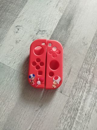 Nintendo Switch Roja y Azul 350euros negociable
