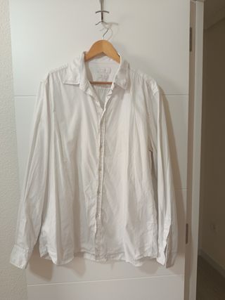 Camisa blanca de manga larga