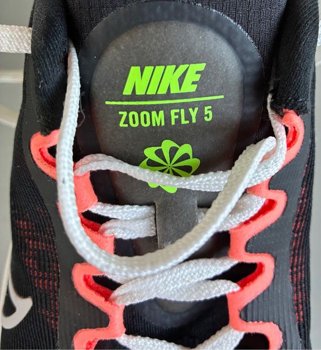 Nike Zoom Fly 5 Negro y Verde.