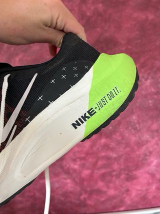 Nike Zoom Fly 5 Negro y Verde. 