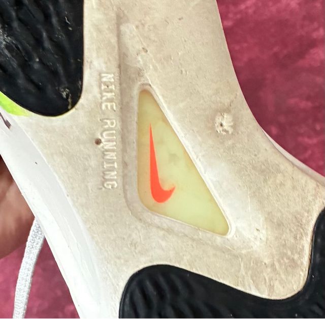 Nike Zoom Fly 5 Negro y Verde.