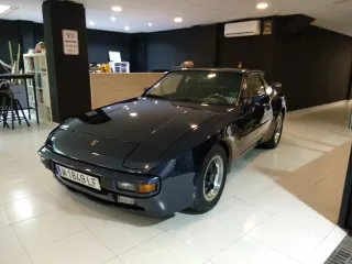 Porsche 944