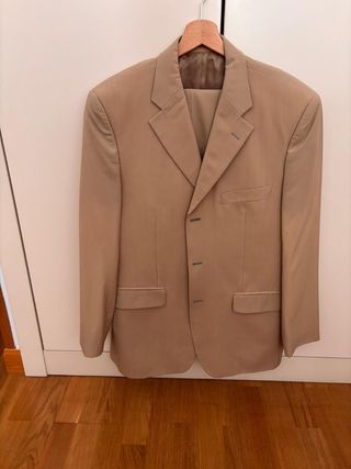 Traje de hombre beige