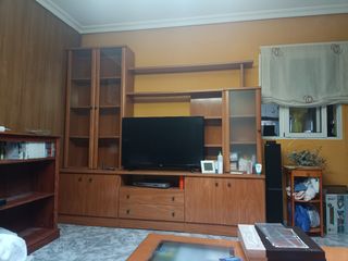 Mueble bar salón madera y cristal