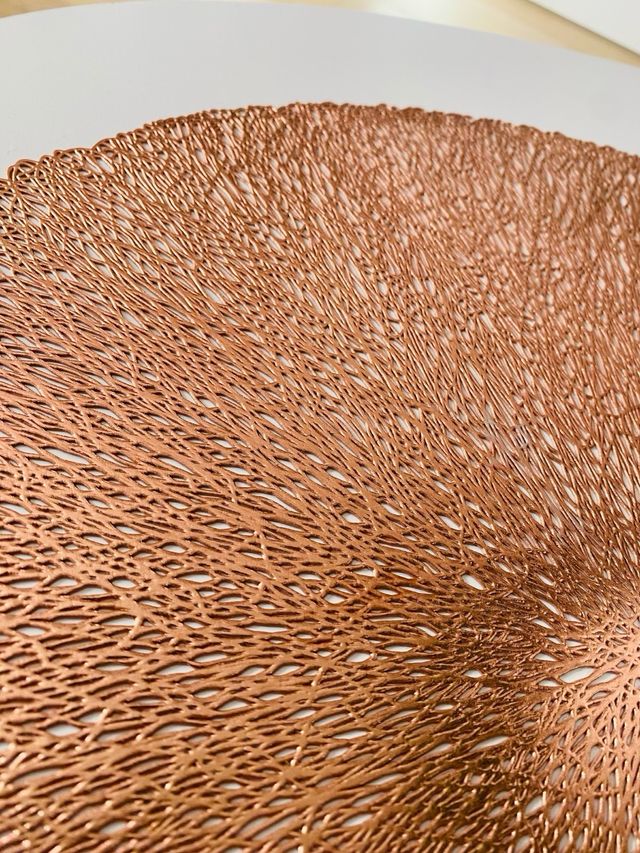 Mantel individual redondo dorado nude (40 cms)