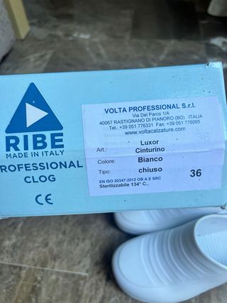 Zoccoli sanitari bianchi