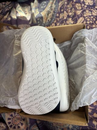 Zapatos de bebé sin usar!
nuevos talla 26/ 180cm