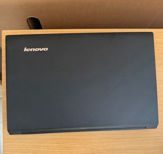 Portátil Lenovo 15.6'' 8GB RAM 500 SSD Windows 11