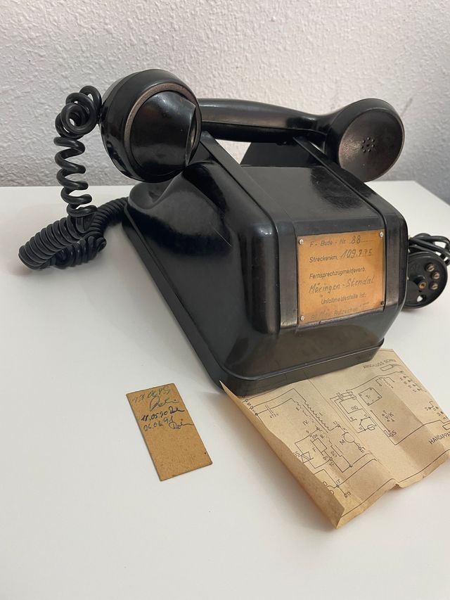 Teléfono antiguo alemán ferroviario