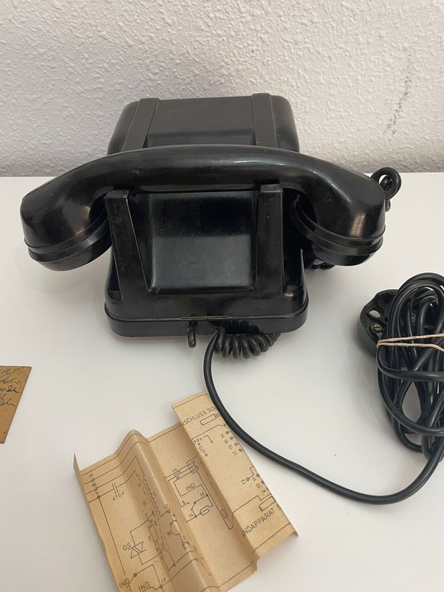 Teléfono antiguo alemán ferroviario