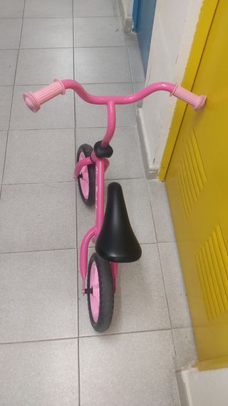 Bicicleta sin pedales Chicco Rosa