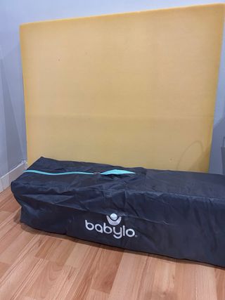 Parque infantil y cama de viaje, cuna