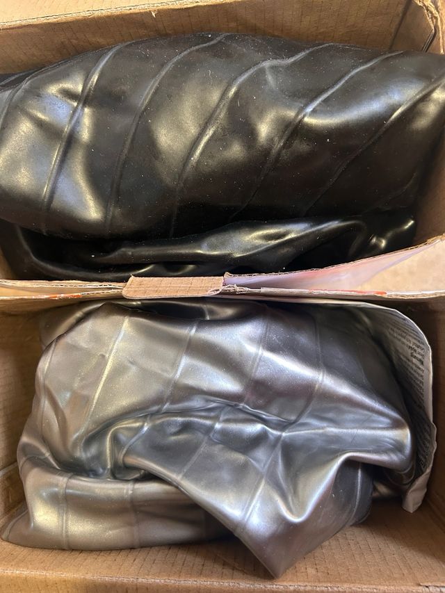 Pelota de Yoga Negra y plateada marca CampTeck