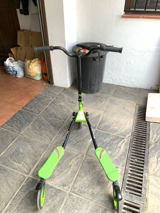 Patín de 3 ruedas Super Streeter