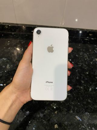 iPhone XR 128 GB con 74% salud bateria