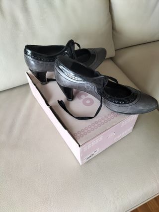Zapatos de mujer con lazada