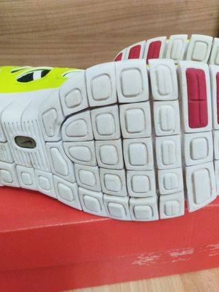 Zapatillas Nike Mujer Amarillas y Rojas