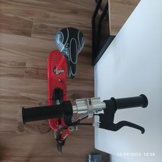 Patinete eléctrico infantil rojo