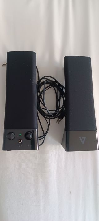 Altavoces negros con cable, para ordenador