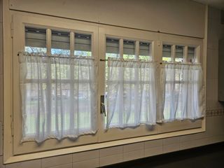 Cortinas blancas cortas y largas