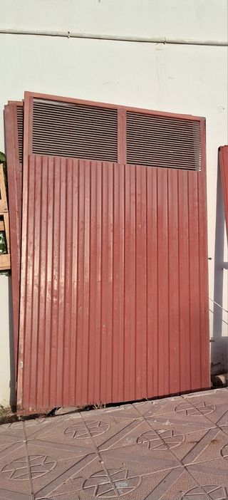 Puerta metálica