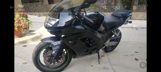 Kawasaki ninja ZX9R Negra