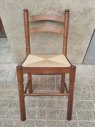 Sillas de cocina de madera y ratán