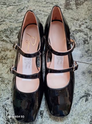Zapatos de tacón negros charol