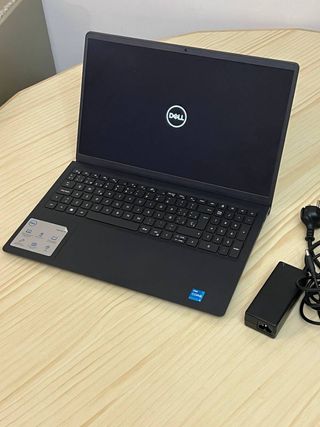 Notebook Dell Inspiron 3520/256 GB/Core i3 FHD 