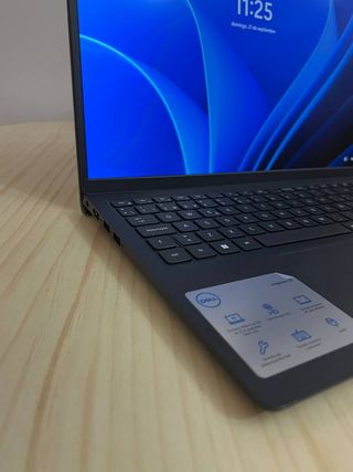 Notebook Dell Inspiron 3520/256 GB/Core i3 FHD 