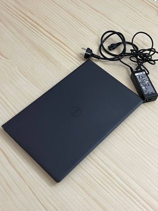Notebook Dell Inspiron 3520/256 GB/Core i3 FHD 