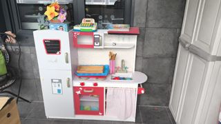 Cocina de madera de juguete