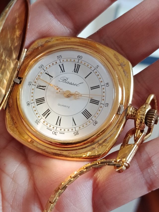 Reloj de bolsillo Basell chapado oro